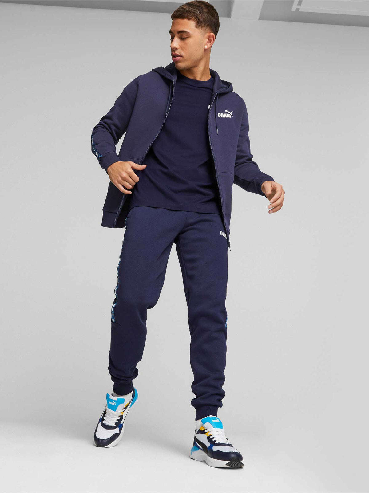 PUMA Суитшърт ESS TPAE CAMO FL