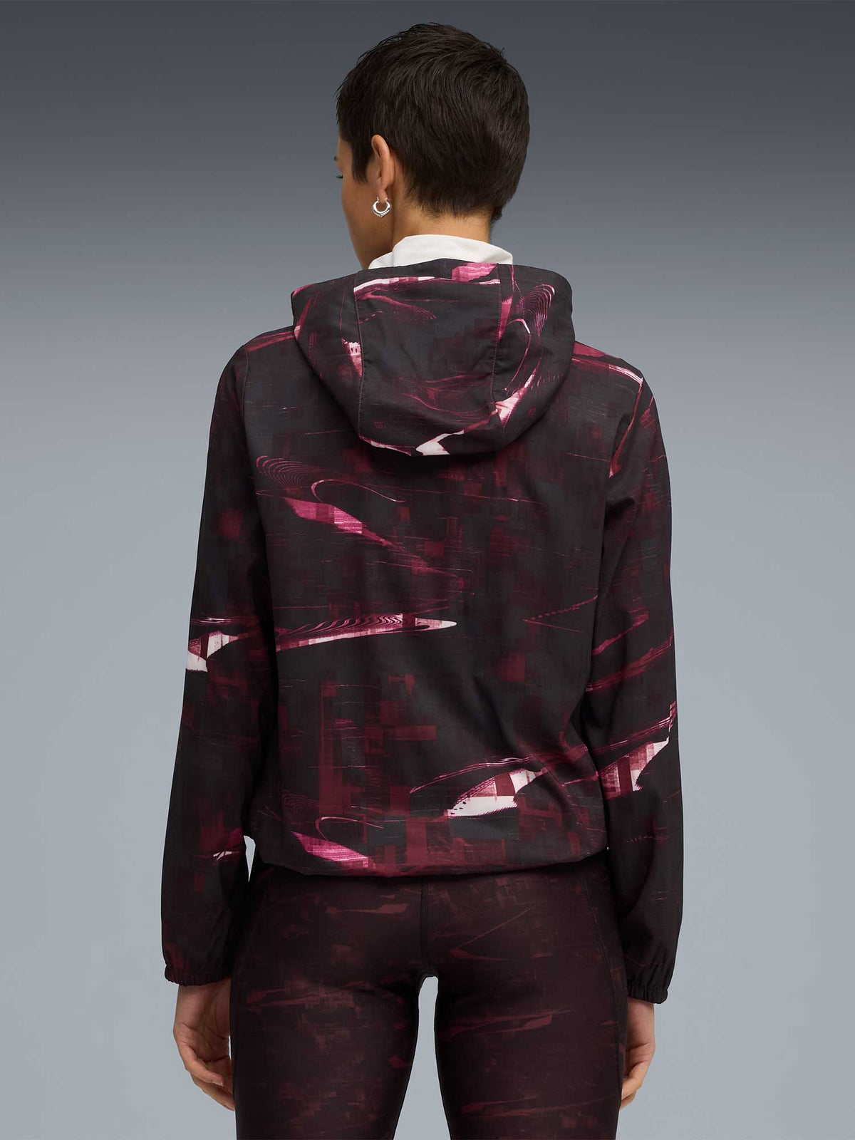 PUMA Ветровка W Run Velocity AOP Woven Jacket