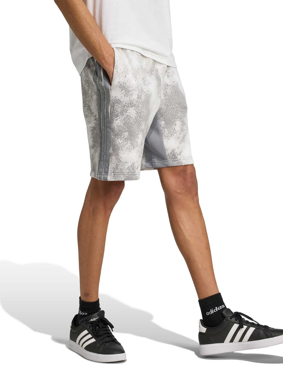 ADIDAS SPORTSWEAR Къси панталони AOP Colourblock Short